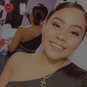 Meet your Posher, Alejandra